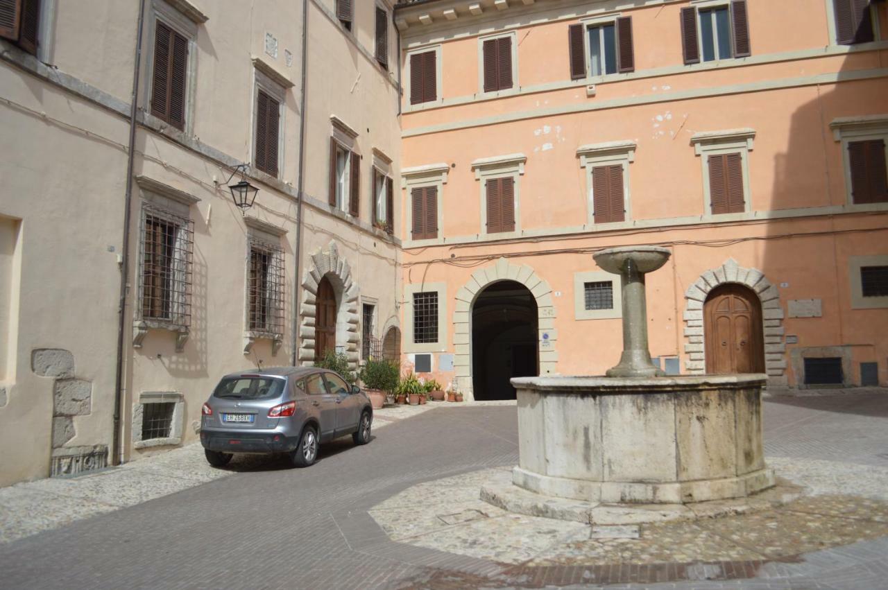Appartamento In Centro Spoleto Exteriör bild