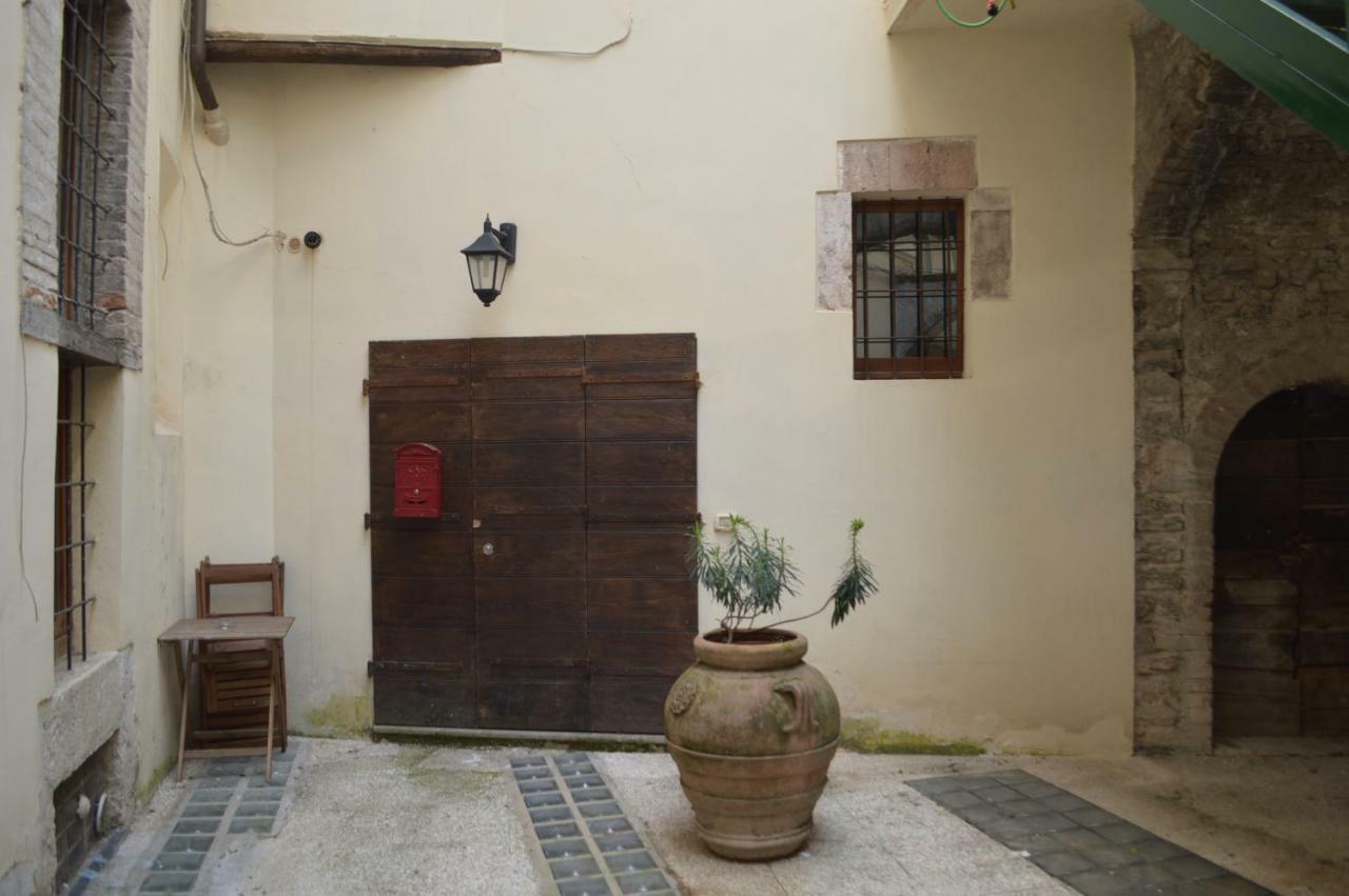 Appartamento In Centro Spoleto Exteriör bild